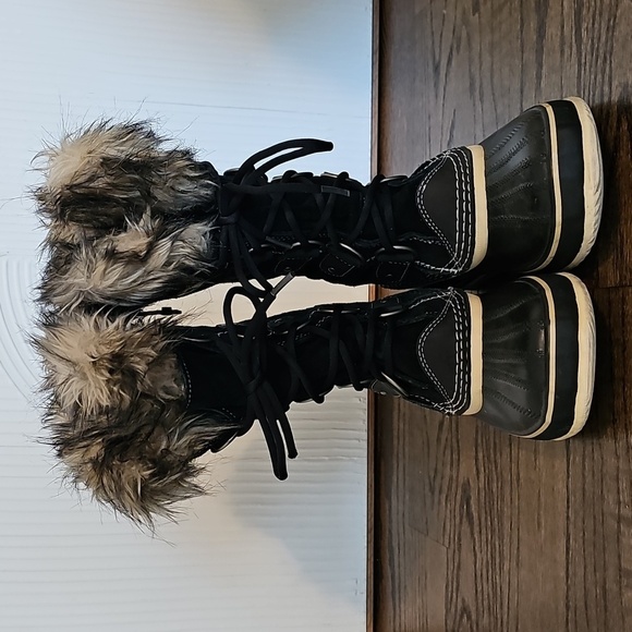Sorel Joan Of Arctic Black Faux Fur Insulated Waterproof Winter Boots - Picture 4 of 12